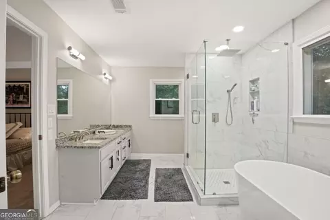 Bath - 3457 Clement Ct, Peachtree Corners, GA 30096 photo 5 of 7