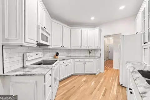 Kitchen - 5010 Rebels Run, Canton, GA 30115 photo 4 of 7