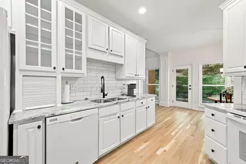 Kitchen - 5010 Rebels Run, Canton, GA 30115 photo 5 of 7