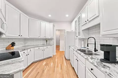 Kitchen - 5010 Rebels Run, Canton, GA 30115 photo 2 of 7
