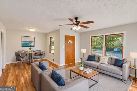 Living - 5282 David Cir SE, Covington, GA 30014 photo 2 of 7