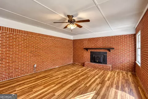 Living - 5282 David Cir SE, Covington, GA 30014 photo 6 of 7