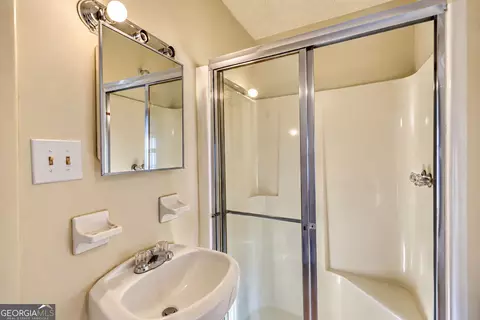 Bath - 5282 David Cir SE, Covington, GA 30014 photo 1 of 4