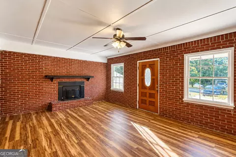 Living - 5282 David Cir SE, Covington, GA 30014 photo 5 of 7