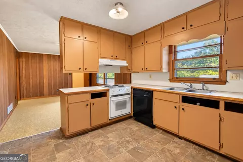 Kitchen - 5282 David Cir SE, Covington, GA 30014 photo 1 of 4