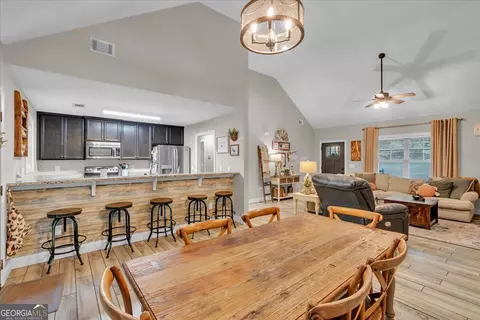 Dining - 959 Patton Rd, Griffin, GA 30224 photo 2 of 2