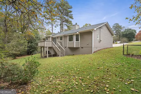 Exterior - 120 Farmbrook Trl, Stockbridge, GA 30281 photo 4 of 7