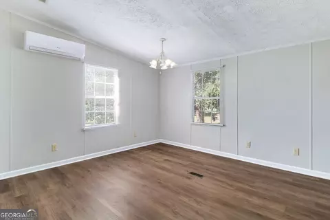 Living - 1159 Courthouse Rd, Springfield, GA 31329 photo 6 of 6