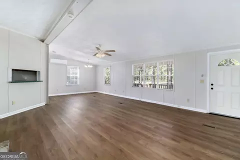 Living - 1159 Courthouse Rd, Springfield, GA 31329 photo 1 of 6