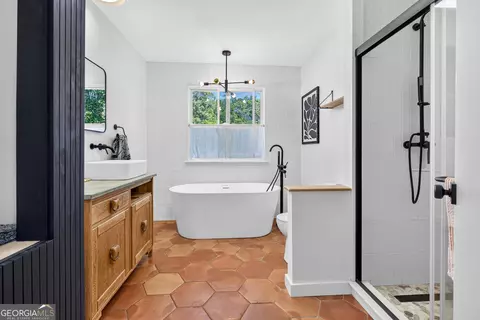 Bath - 13784 Ricketts Rd, Hampton, GA 30228 photo 1 of 4
