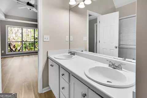 Bath - 345 Alcovy Cir, Covington, GA 30014 photo 2 of 5