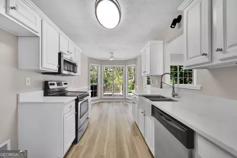Kitchen - 345 Alcovy Cir, Covington, GA 30014 photo 2 of 2
