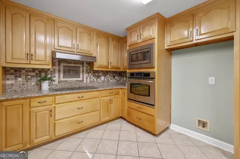 Kitchen - 337 Elder Dr, Jefferson, GA 30549 photo 4 of 5