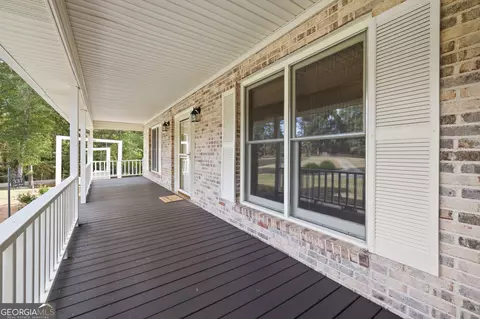 Exterior - 337 Elder Dr, Jefferson, GA 30549 photo 2 of 11