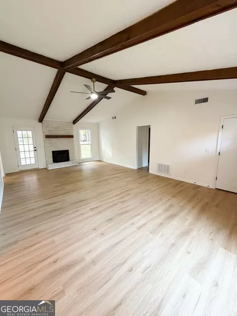Living - 127 Hazel Way, Lagrange, GA 30241 photo 3 of 4