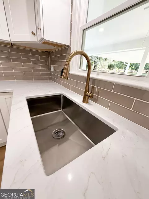 Kitchen - 127 Hazel Way, Lagrange, GA 30241 photo 2 of 2
