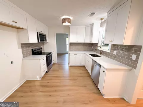 Kitchen - 127 Hazel Way, Lagrange, GA 30241 photo 1 of 2