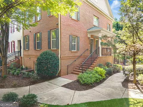881 Perennial Dr, Sandy Springs, GA 30328