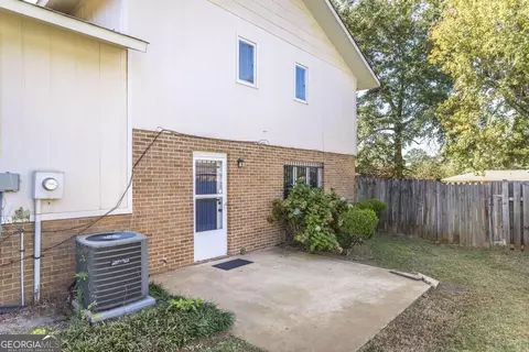 Exterior - 1129 Kingston Rd, Perry, GA 31069 photo 7 of 12