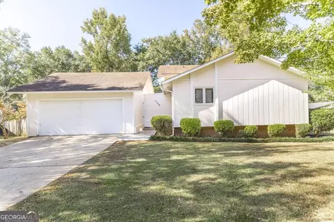 Exterior - 1129 Kingston Rd, Perry, GA 31069 photo 4 of 12
