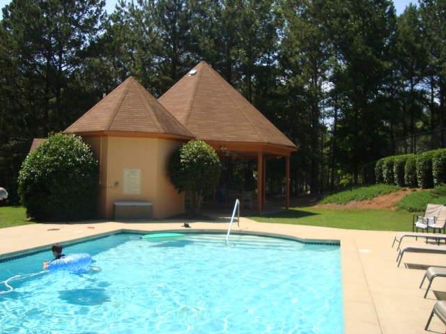 102 Canterbury Ct, Lagrange, GA 30241 photo 3