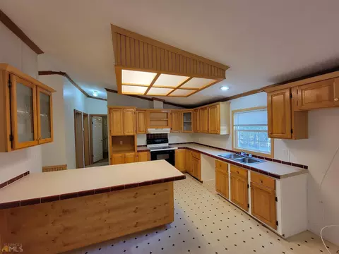 140 Loggins Rd, Commerce, GA 30529 photo 3
