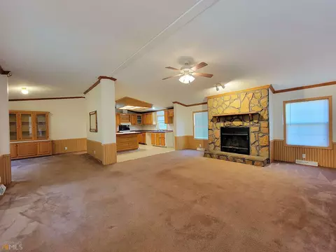 140 Loggins Rd, Commerce, GA 30529 photo 2