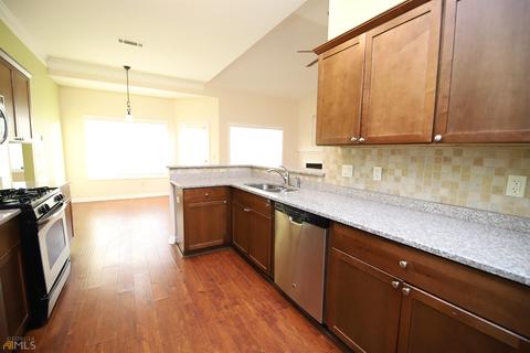 217 N Pointe Dr, Lagrange, GA 30241 photo 4