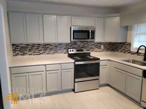 6876 Stephens Dr, Rex, GA 30273 photo 4