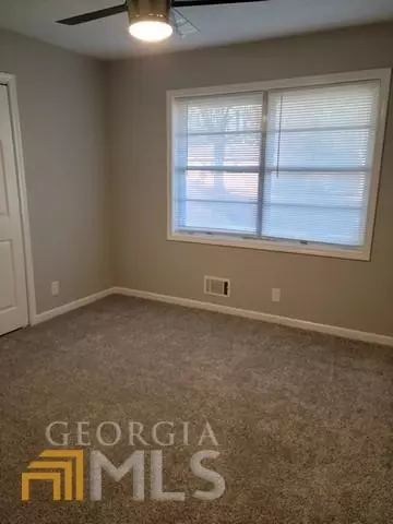 6876 Stephens Dr, Rex, GA 30273 photo 12