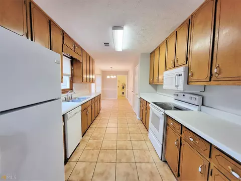 210 Laurel Way, Covington, GA 30016 photo 7