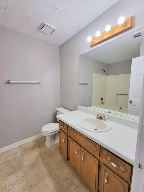 210 Laurel Way, Covington, GA 30016 photo 5