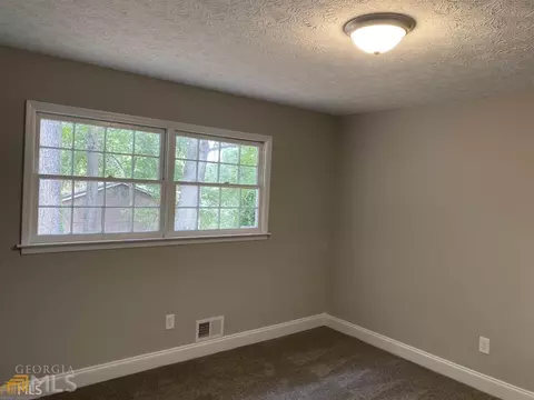 2582 Crabapple Ln, Morrow, GA 30260 photo 5