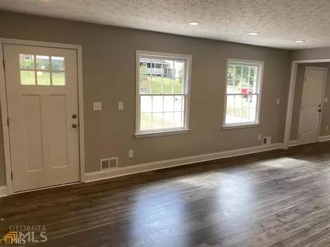 2582 Crabapple Ln, Morrow, GA 30260 photo 2