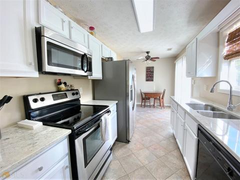 64 Nantucket Dr, Lagrange, GA 30241 photo 9