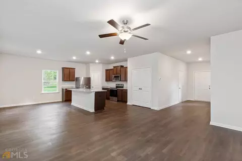 3276 Bridgewood Dr, Macon, GA 31216 photo 2
