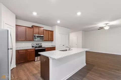 3276 Bridgewood Dr, Macon, GA 31216 photo 9