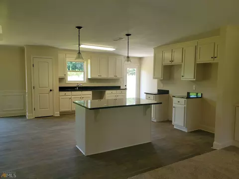 62 Windrow Trl, Statham, GA 30666 photo 4