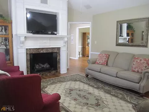 328 Oliver Rd, Barnesville, GA 30204 photo 4