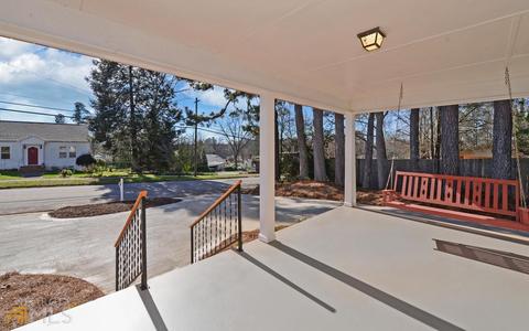 325 E Doyle St, Toccoa, GA 30577 photo 3
