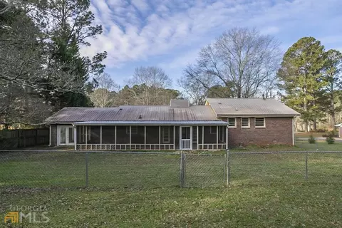 71 Howard Cir, Winder, GA 30680 photo 6