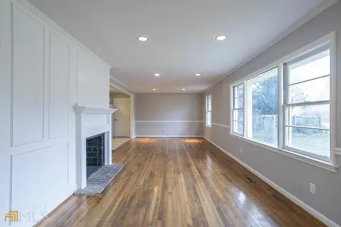 71 Howard Cir, Winder, GA 30680 photo 4