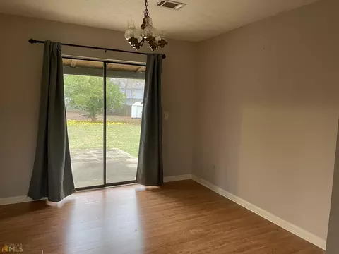 5704 Phillips Dr, Morrow, GA 30260 photo 6