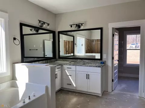 241 Pine View Dr, Williamson, GA 30292 photo 9