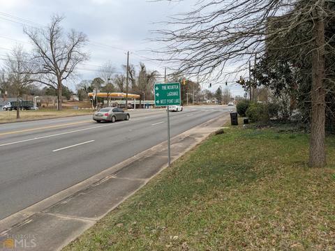 406 E 10th St, West Point, GA 31833 photo 3