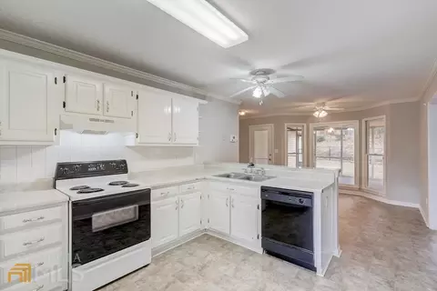 570 Morgan Ct, Hampton, GA 30228 photo 2