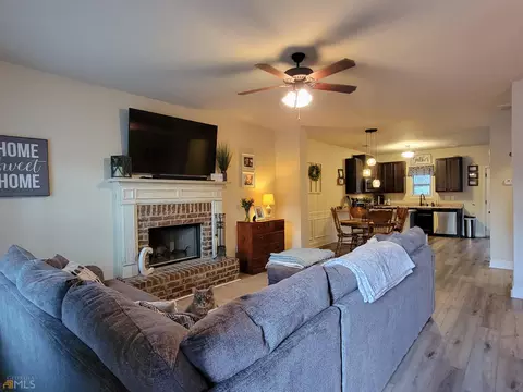 125 Kennedy Blvd, Jackson, GA 30233 photo 3