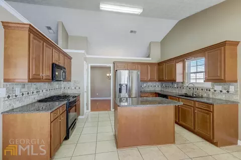 200 Meadowbrook Ct, Covington, GA 30016 photo 2
