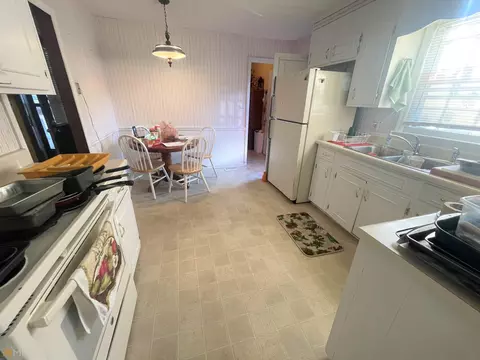 218 Cosby Dr, Lagrange, GA 30240 photo 2