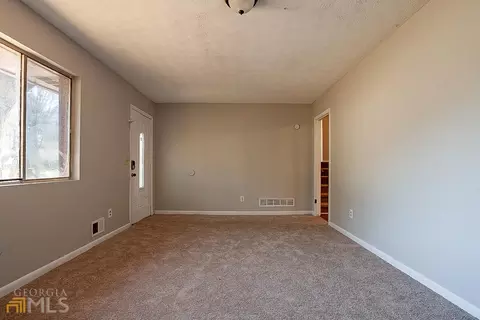 6535 King William Dr, Morrow, GA 30260 photo 9